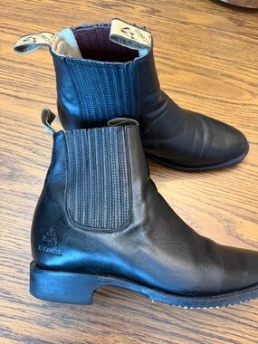 Men's Black Leather Chukka Boots